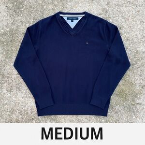 Men's Navvy v neck Tommy hill figure